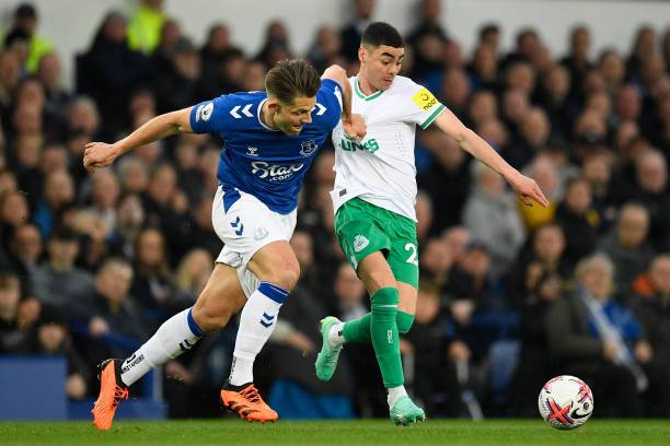 我们拭目以 我们拭目以